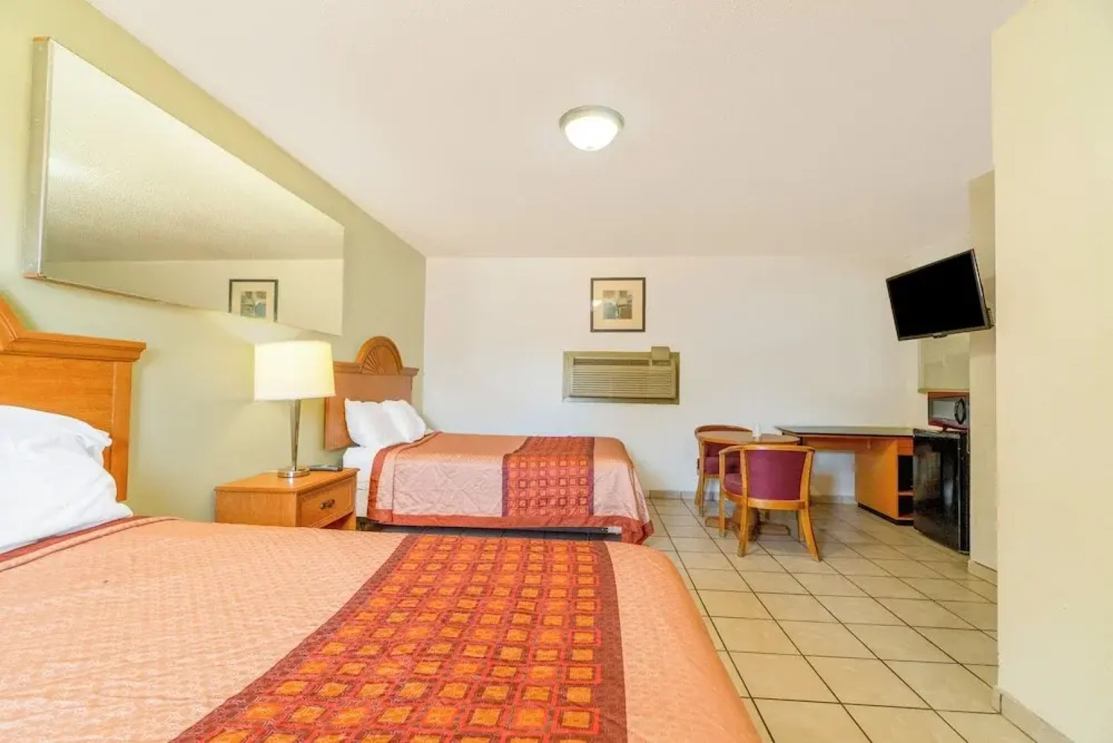 The Inn by El Dorado Lake