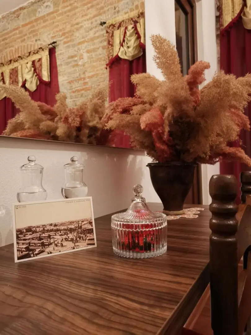 The Twins' House - Binjaket