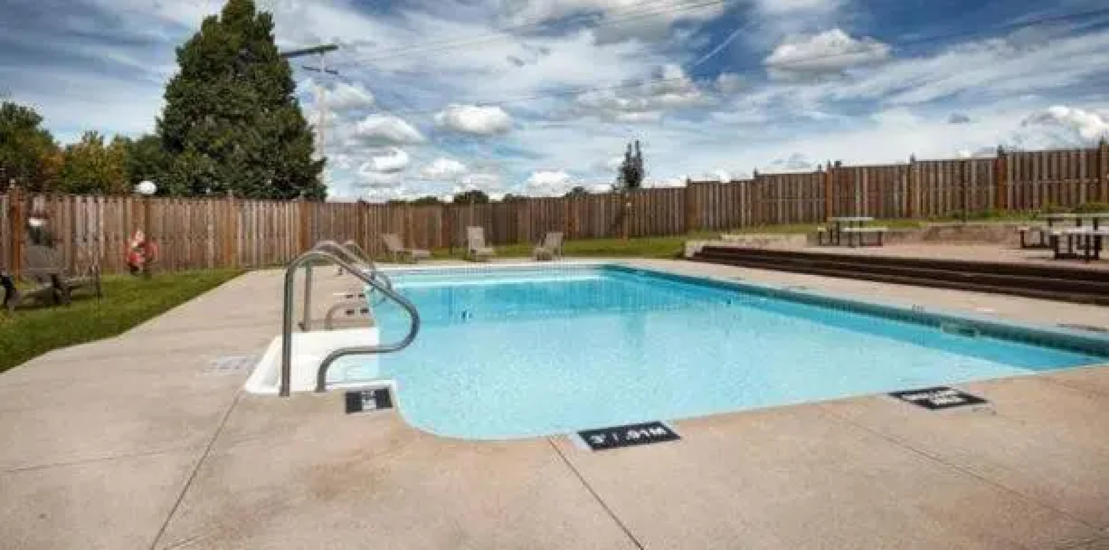 Days Inn & Conference Centre Renfrew Centre