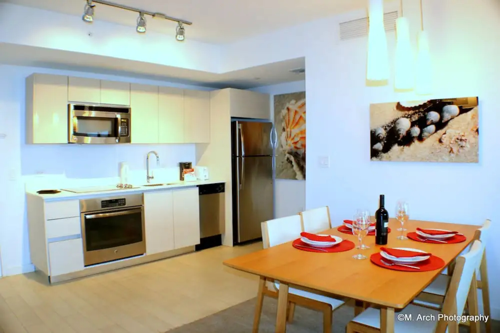 Hallandale Suites by 1stHomeRent