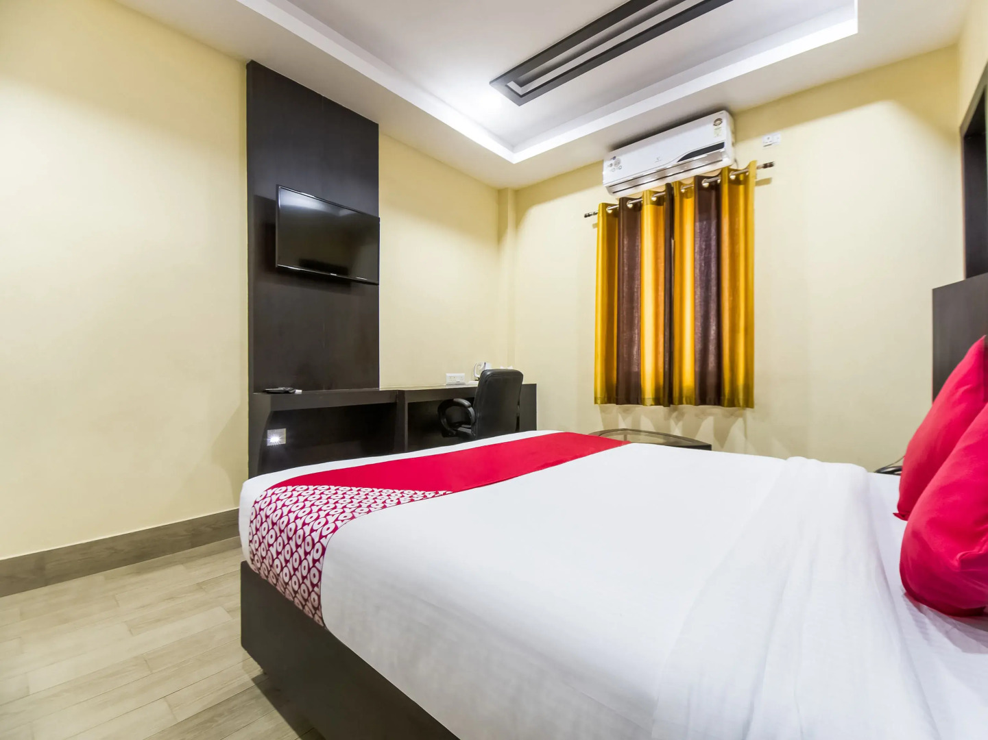 OYO 33503 Hotel Holiday international