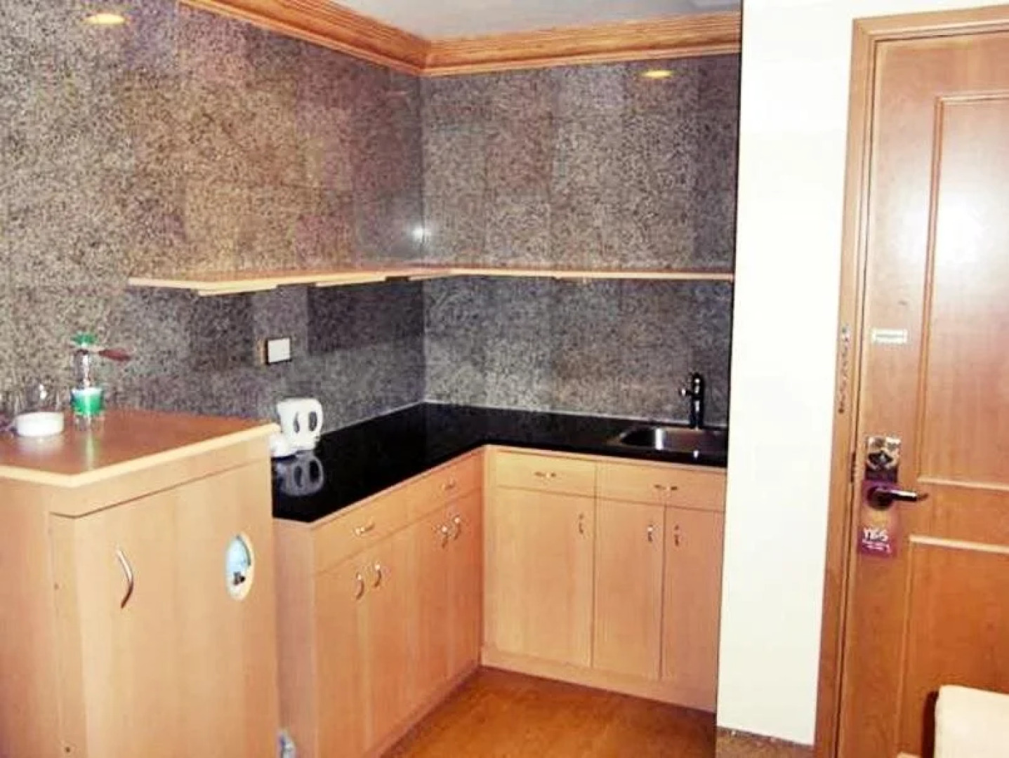 Johny International Hotel