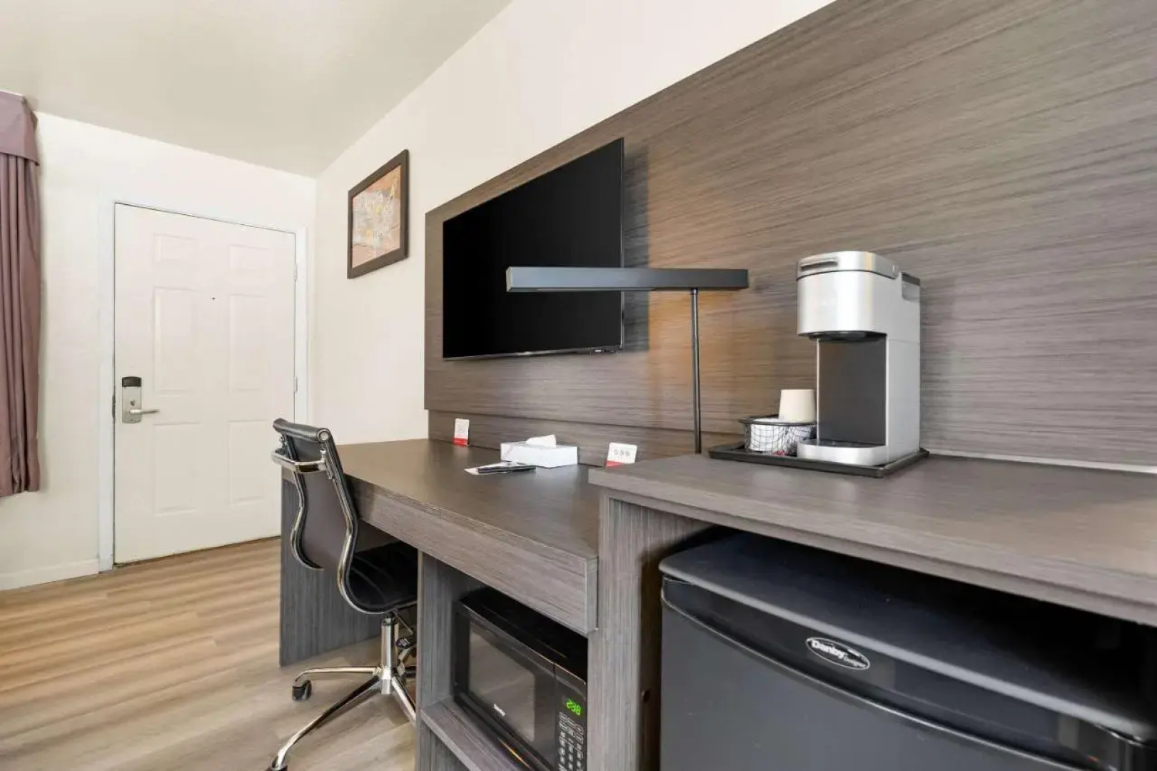 Econo Lodge Inn & Suites Heavenly Village Area