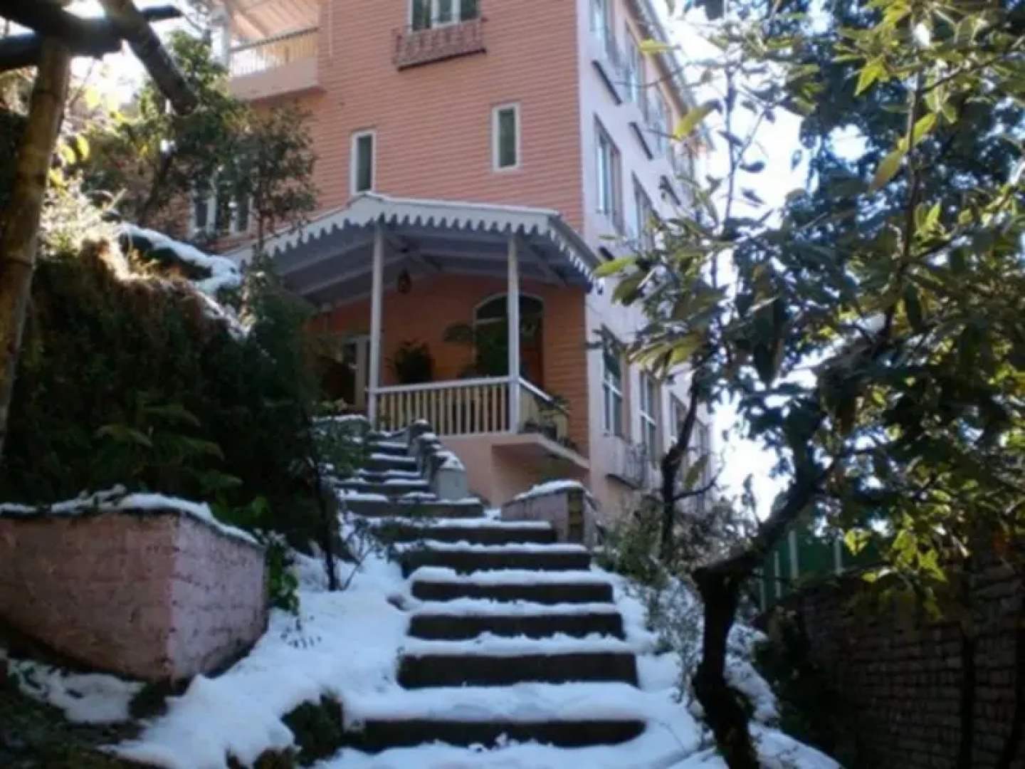 Whispering Heights Hotel
