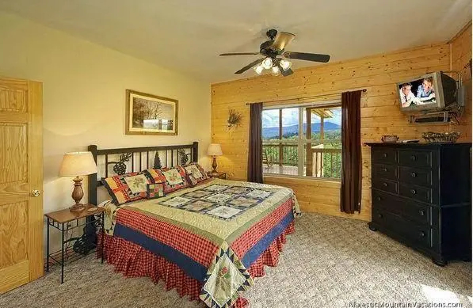 Mountain View Theater Lodge by Majestic Mountain Vacations