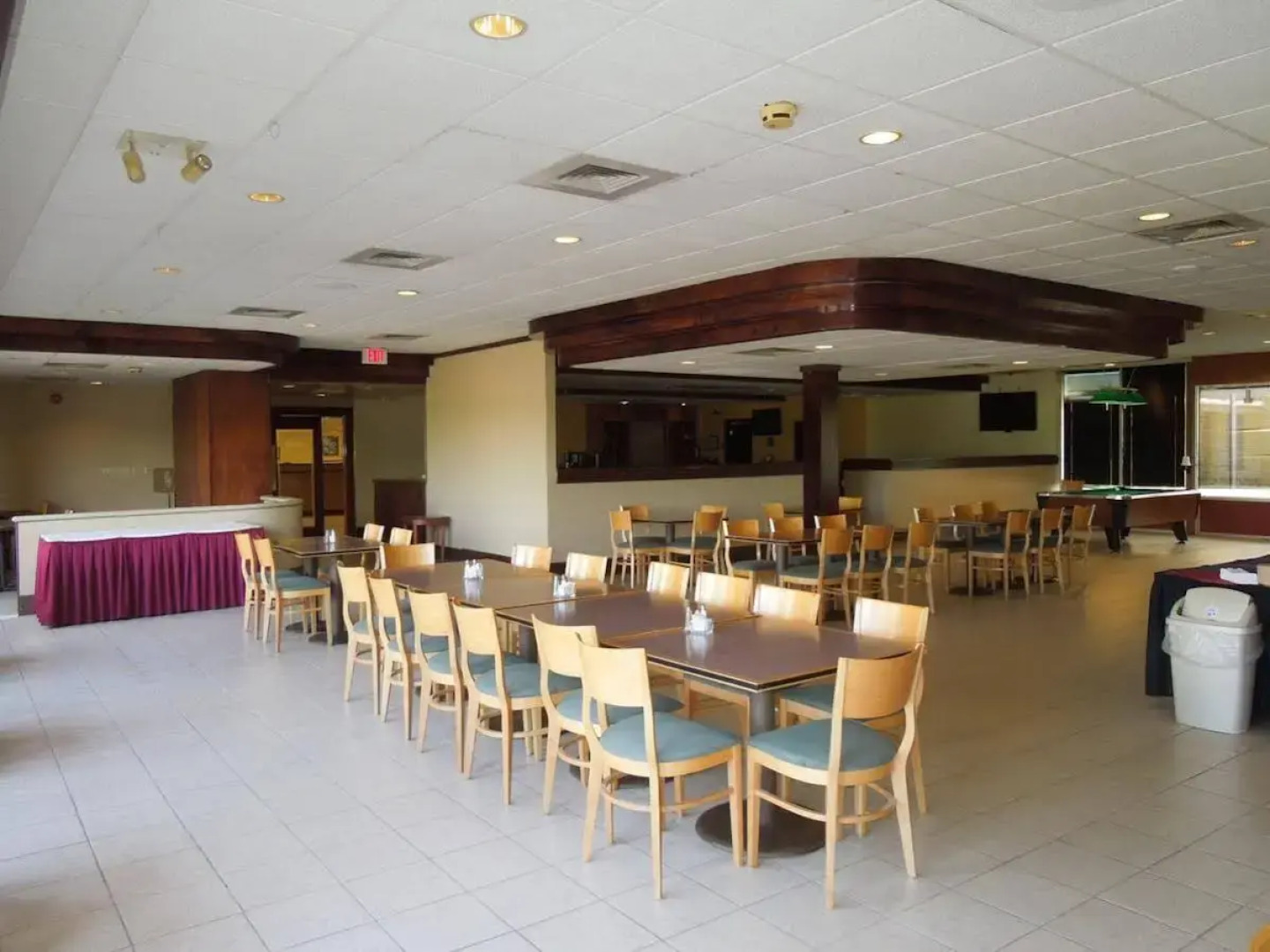 Days Inn & Suites by Wyndham Elyria