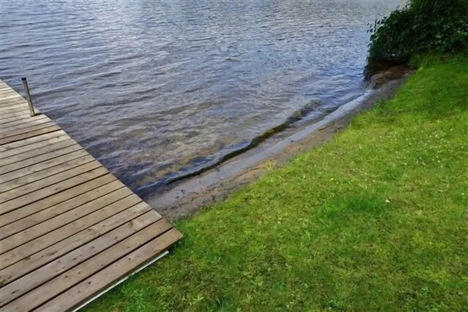 433 Kamaniskeg Lake 3 Bedroom Cottage