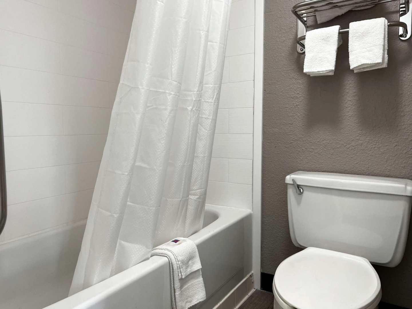 Motel 6 Hazelwood, MO