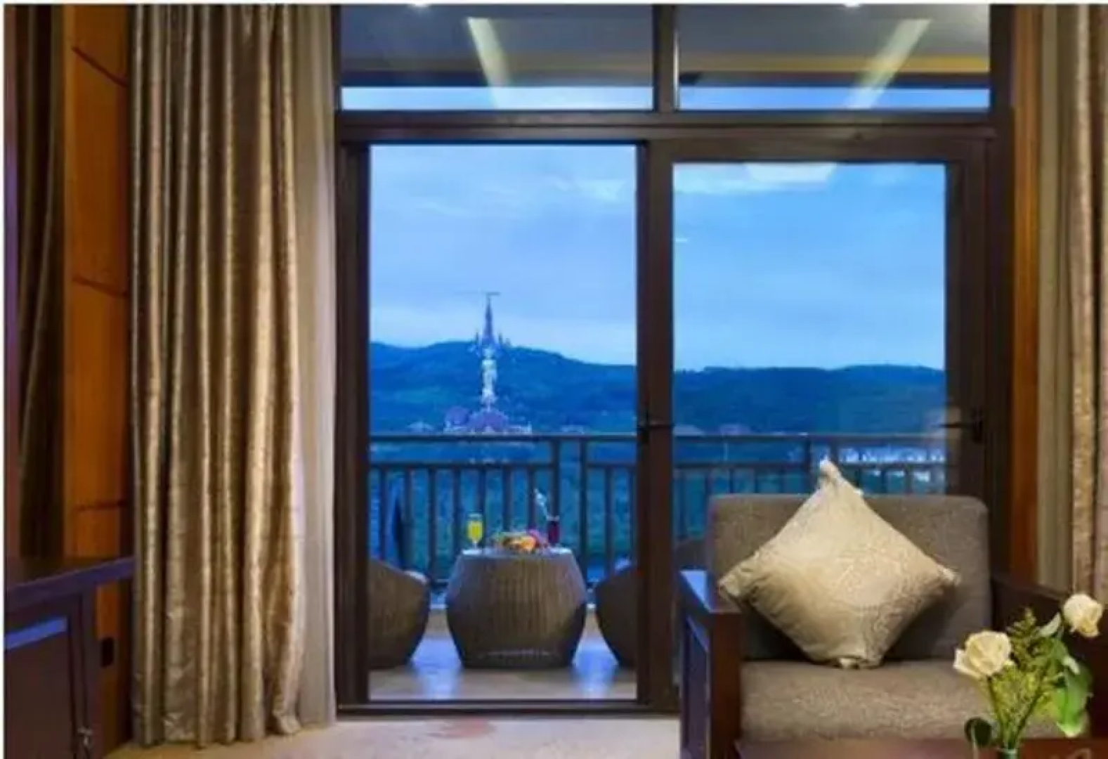 Ramada Plaza by Wyndham Xishuangbanna South