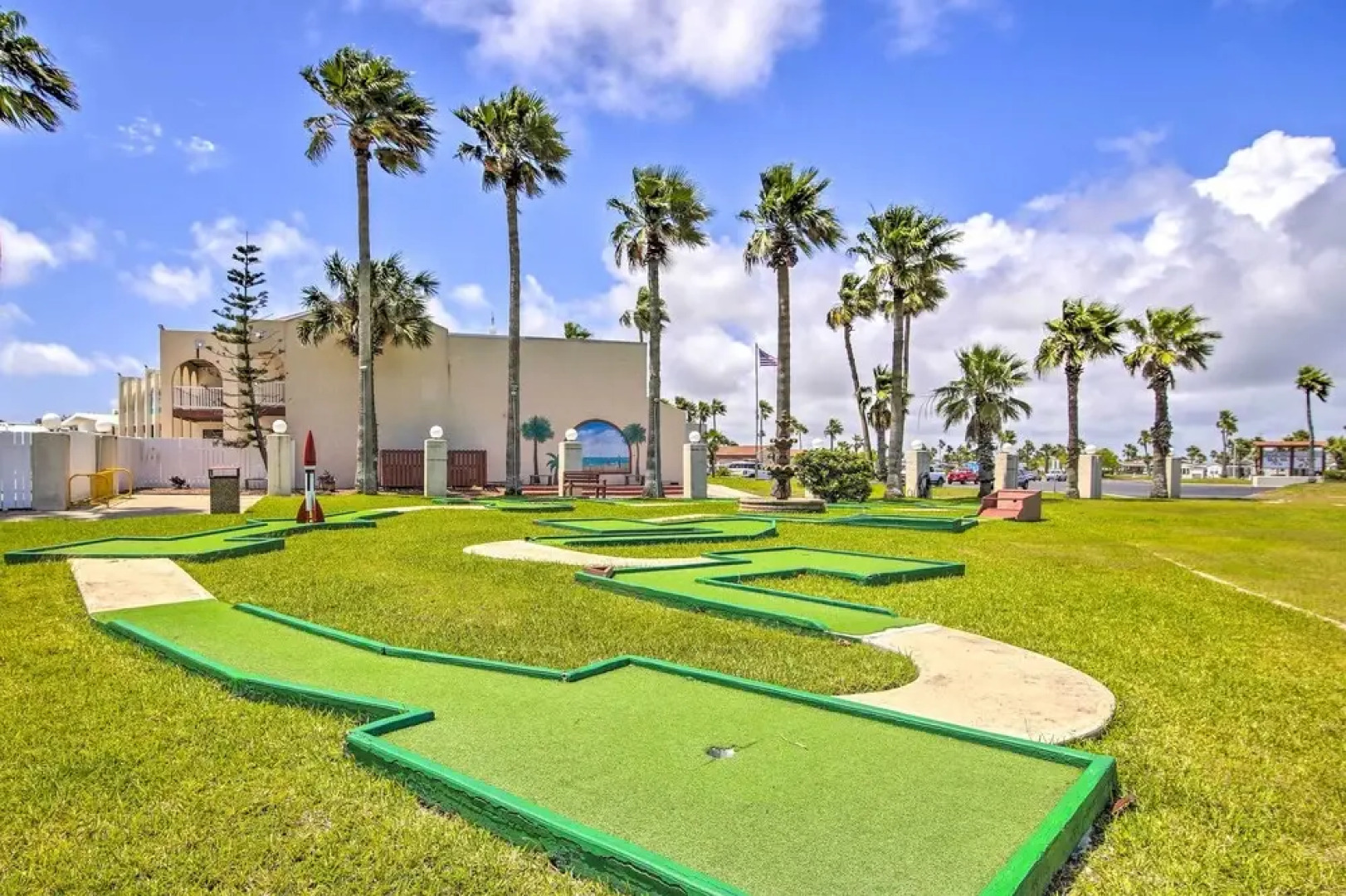 5 Mi to Beaches: Sunny Port Isabel Golf Retreat