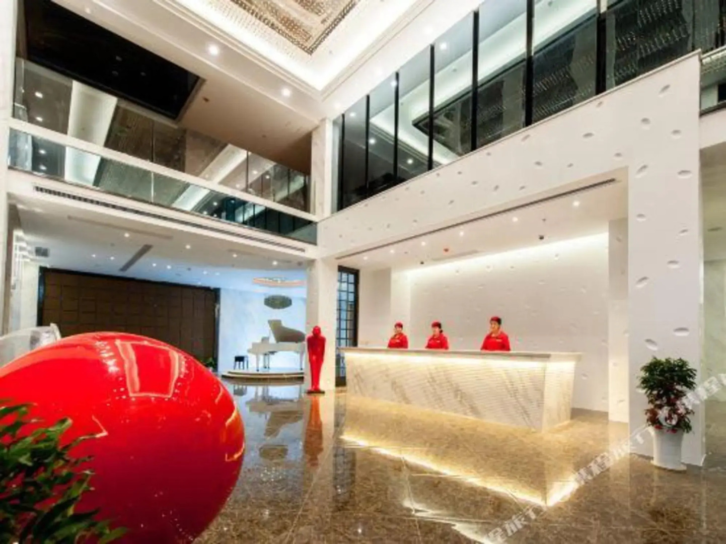 Kristin Hotel (Yanglan High-speed Railway Citizen Center)