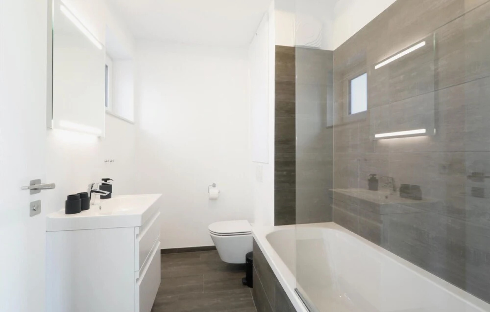 Awesome Apartment in Lembruch/dümmer See With 2 Bedrooms, Wifi and Indoor Swimming Pool