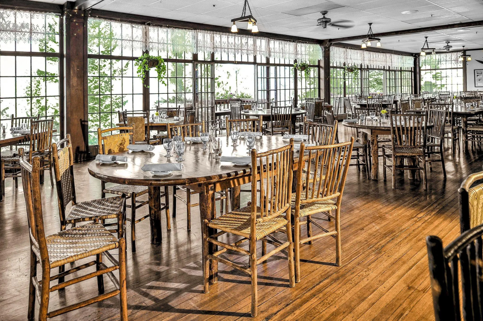 The Historic Crags Lodge