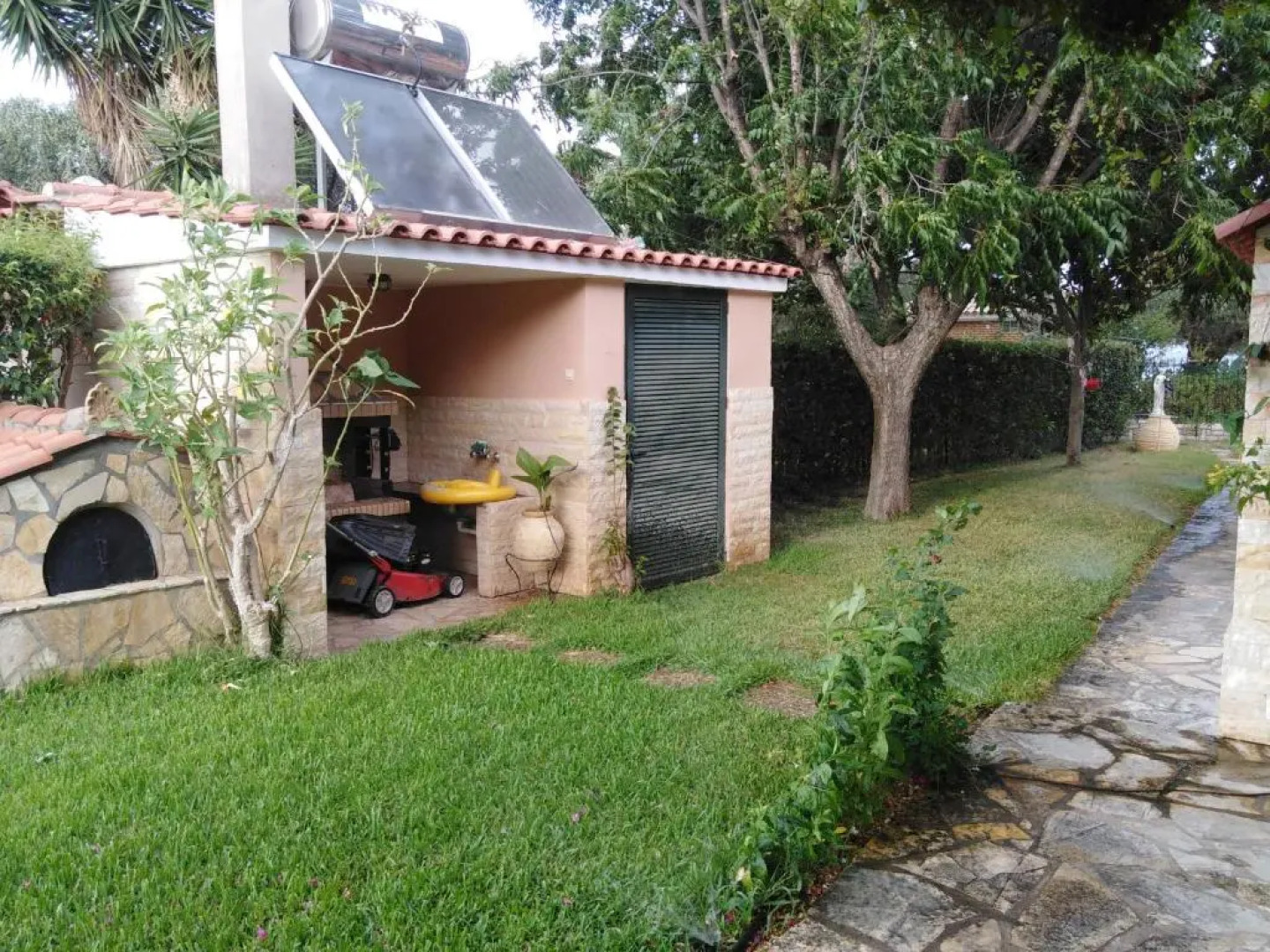 Golden sea villa (30 meters from the sea)