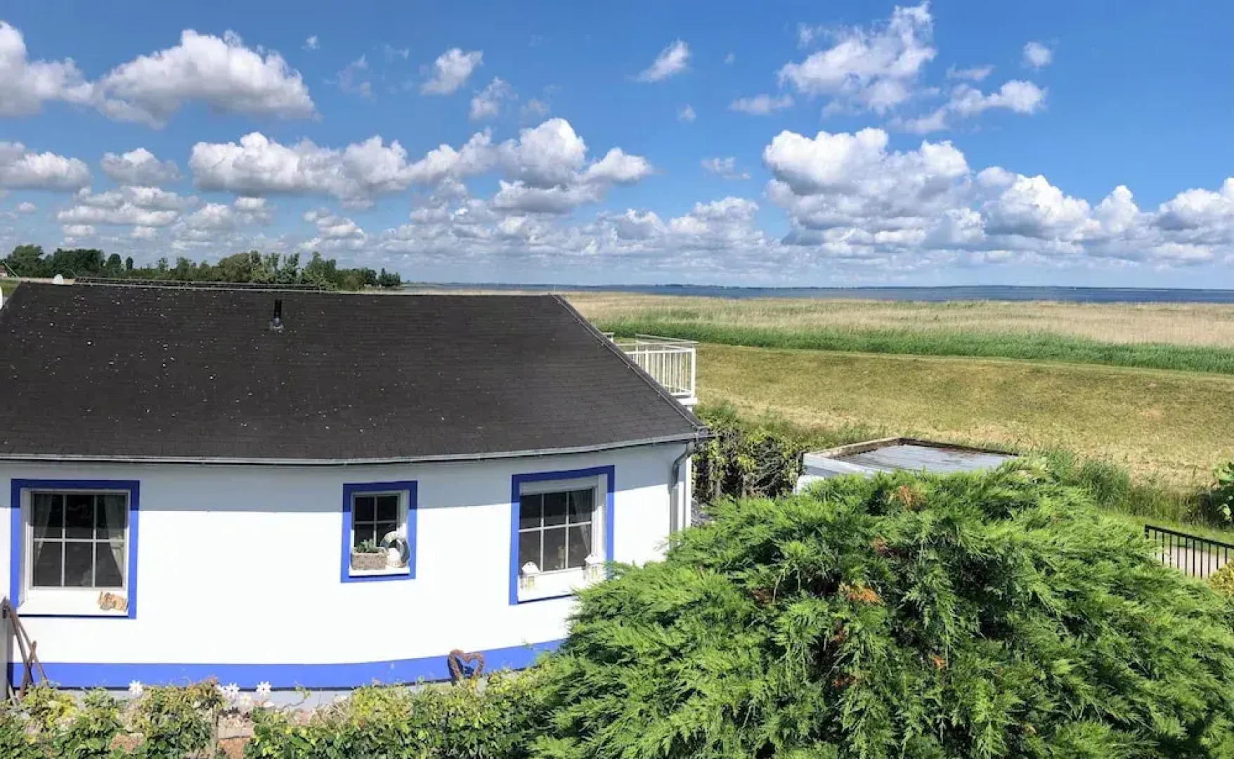Serene Waterview Retreat 2 Bedrooms in Mönkebude, Germany