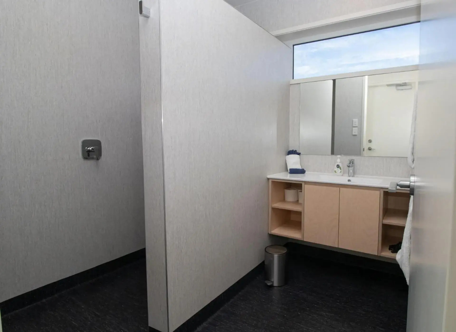 By The Sea On Sackville - Brand New Apartment