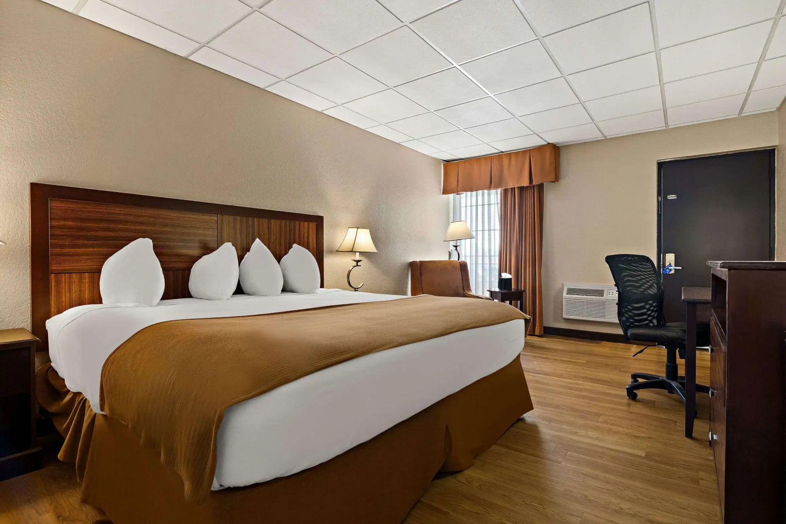 Rodeway Inn McPherson East