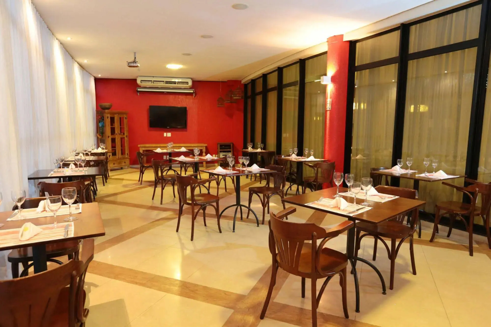 Executive Inn Hotel