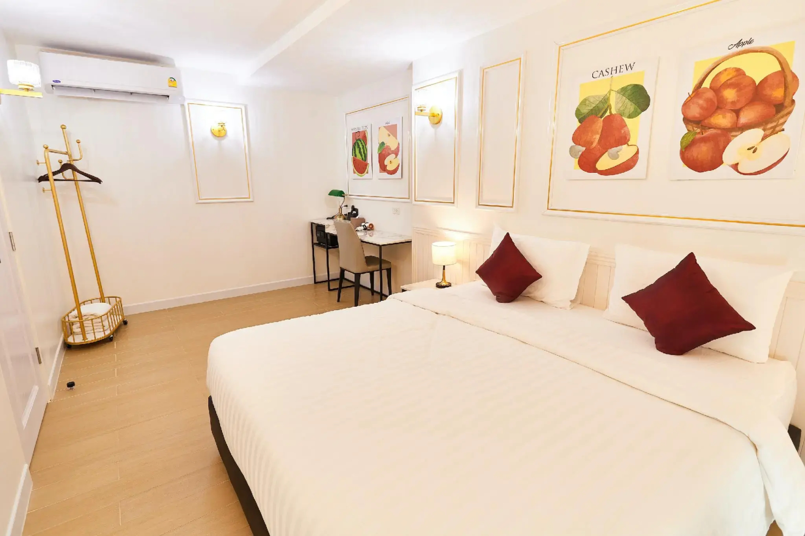 Rose Apple Hotel