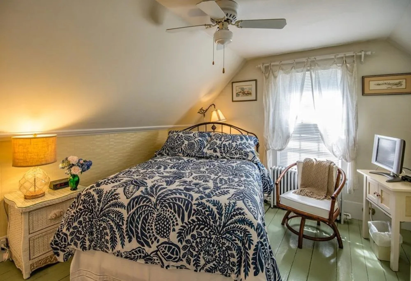 Honeysuckle Hill Inn