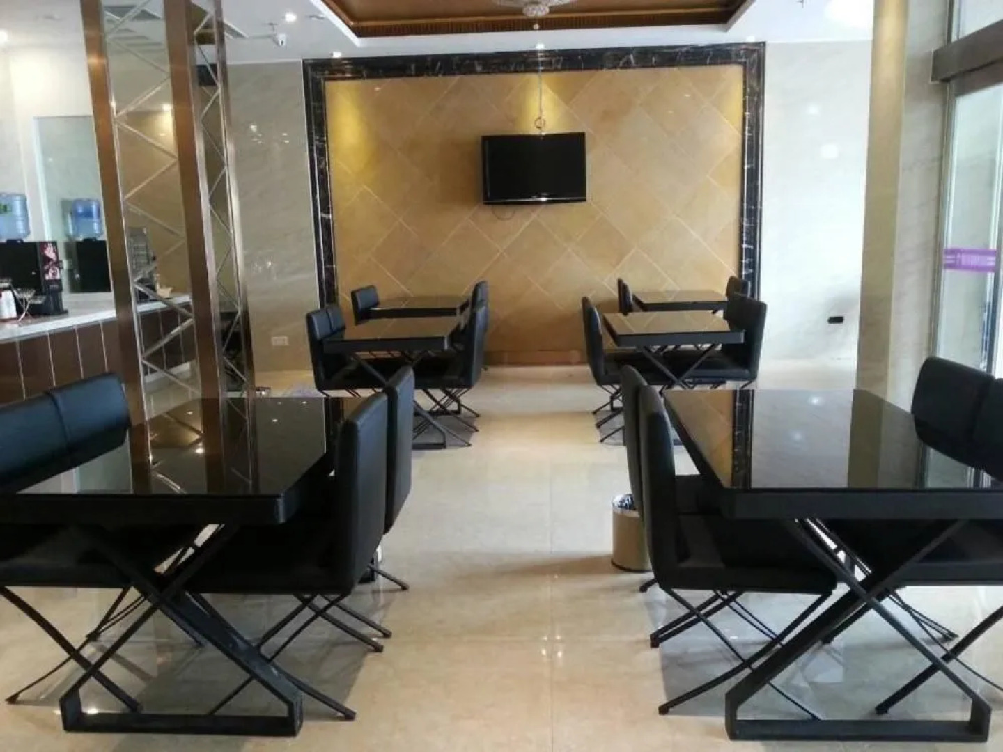 Kunlun Leju Business Hotel