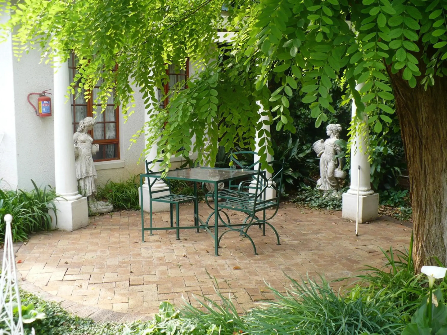 A Tapestry Garden Guest House