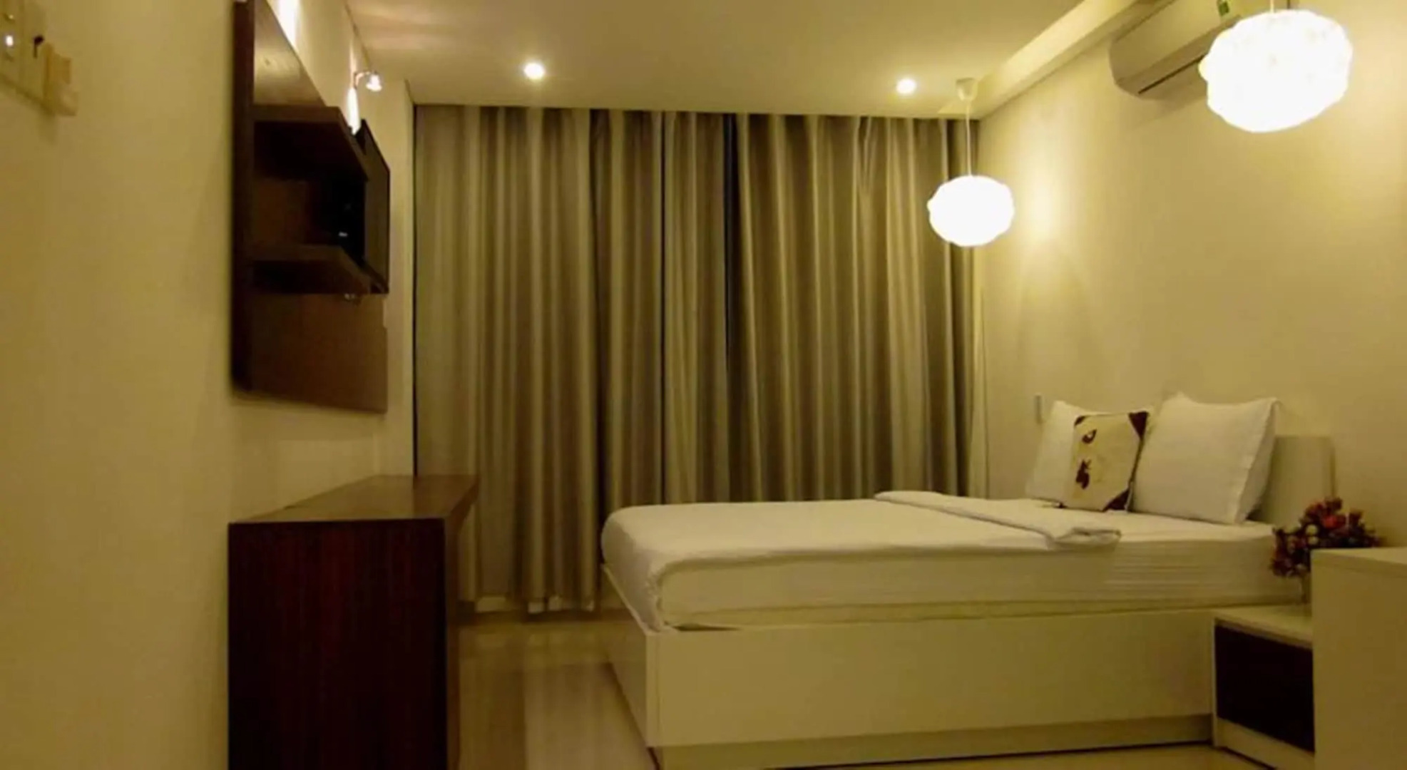 Yellow House Saigon Hotel