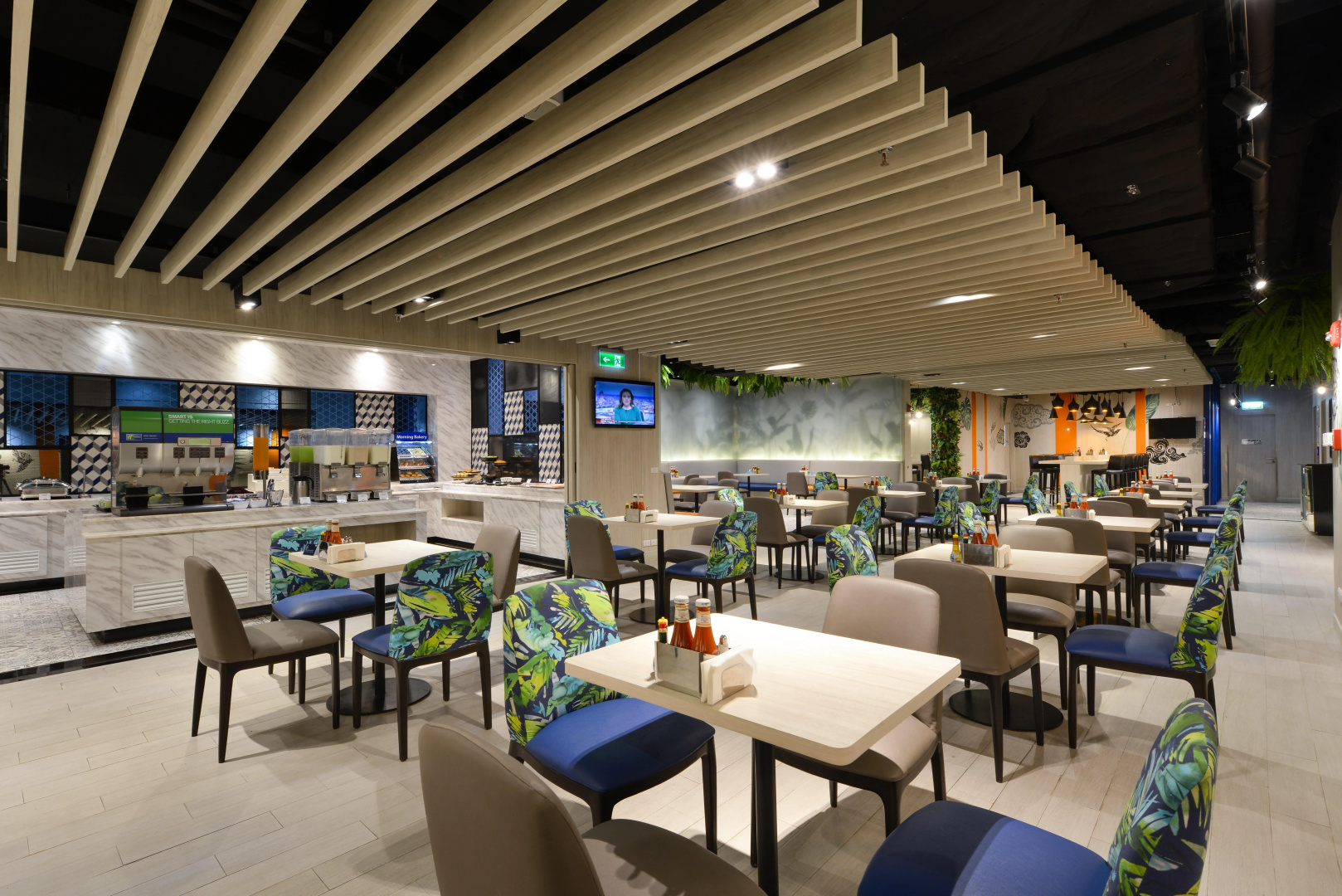 Holiday Inn Express Bangkok Sukhumvit 11 by IHG
