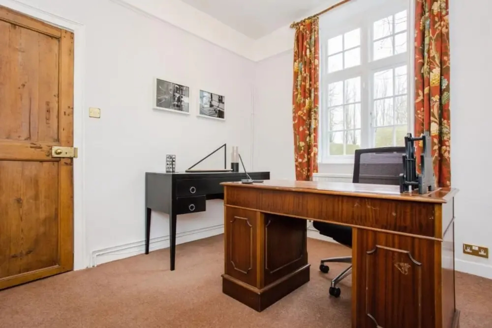 The Royal Retreat -elegant 7bdr With Garden