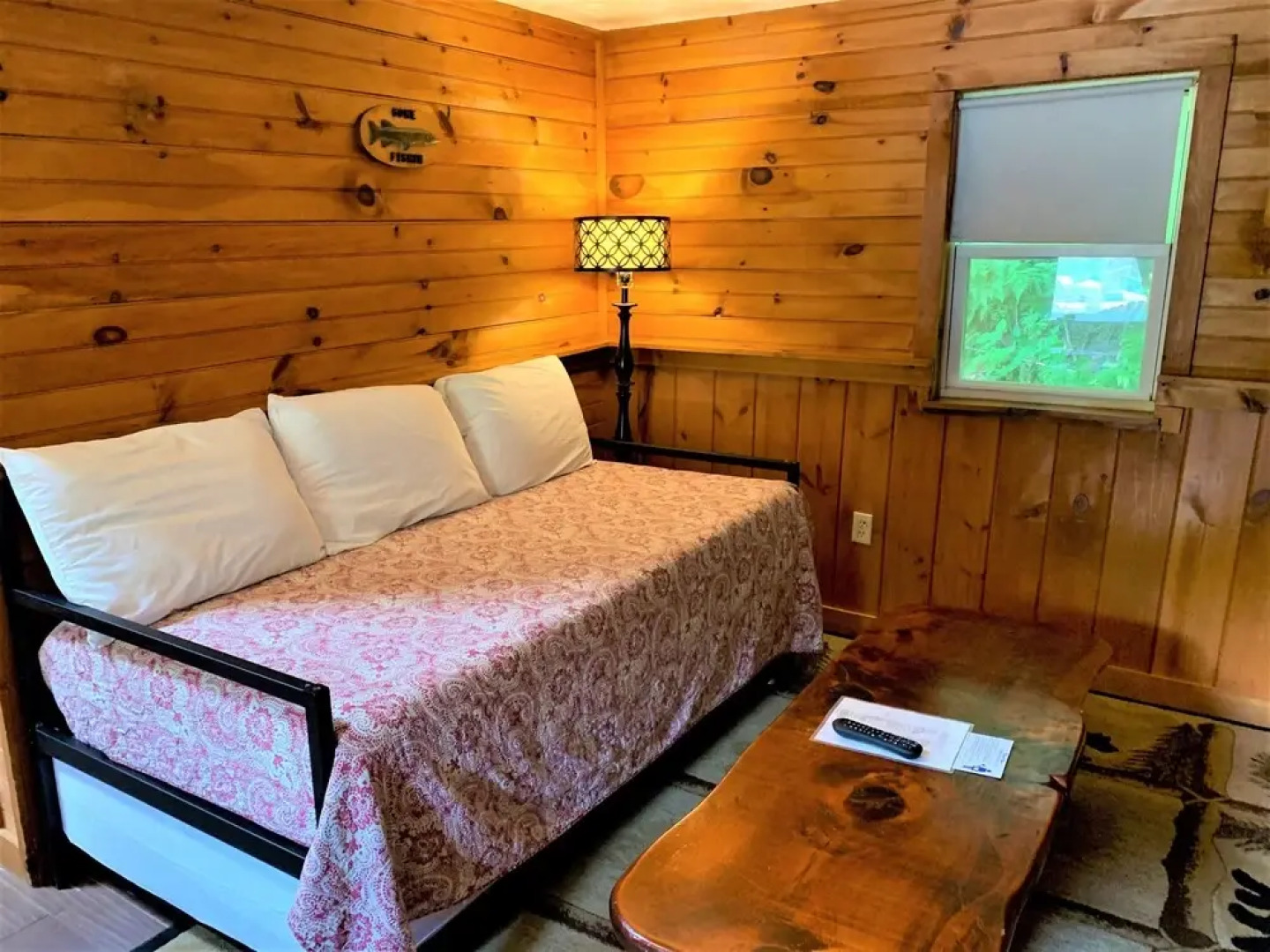 Pine Crest Motel And Cabins