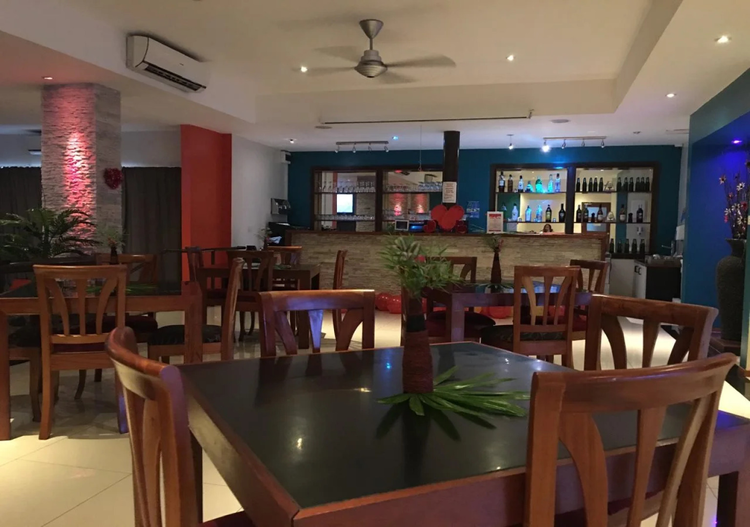 Victoria Palms Hotel