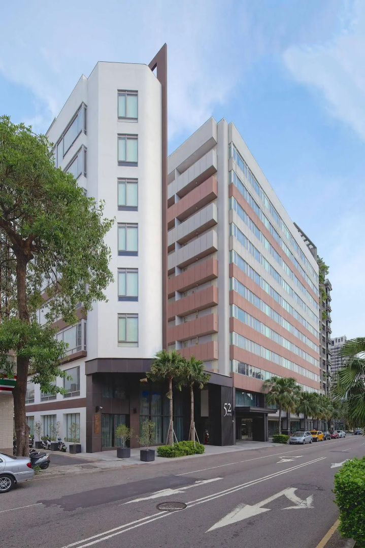 52 Hotel