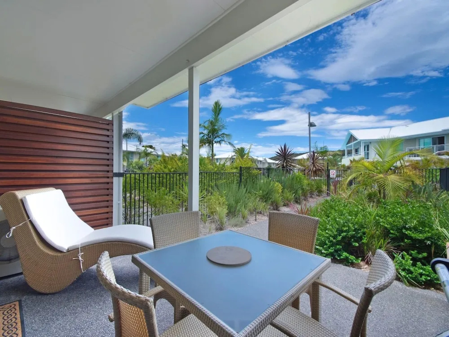 Pacific Blue Townhouse,  358/265 Sandy Point Road