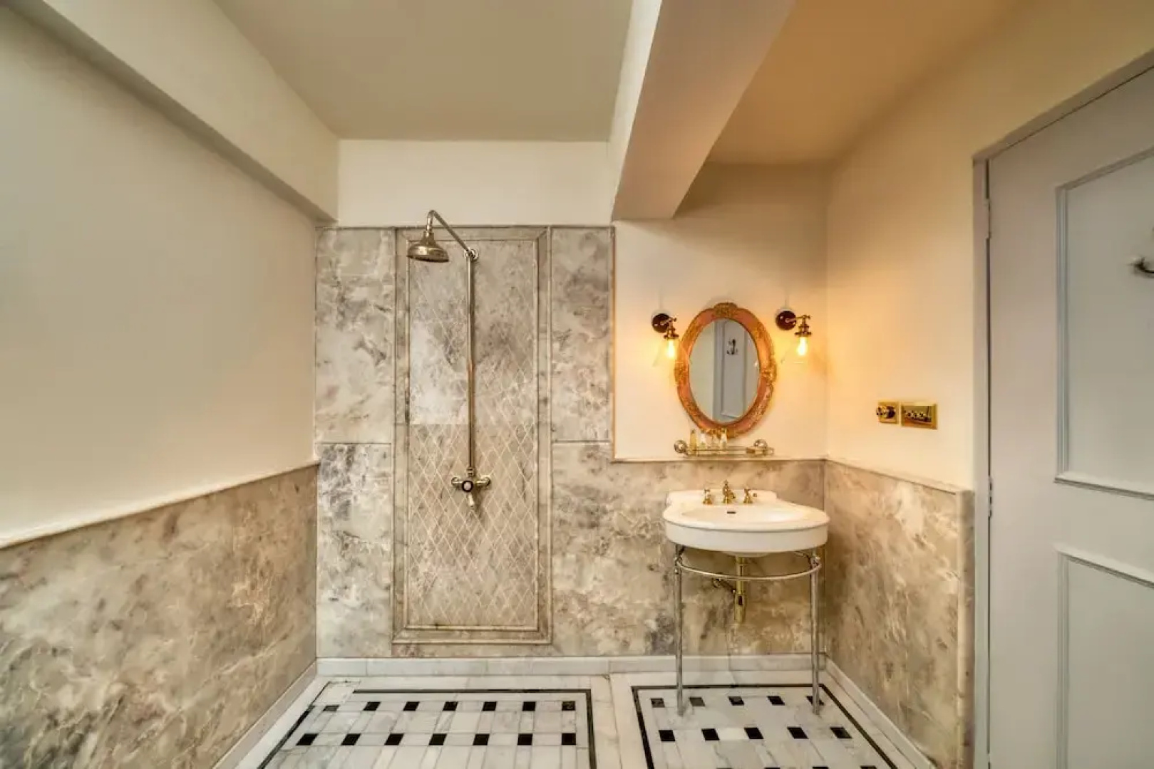 Munjoh Island House Suites and Spa