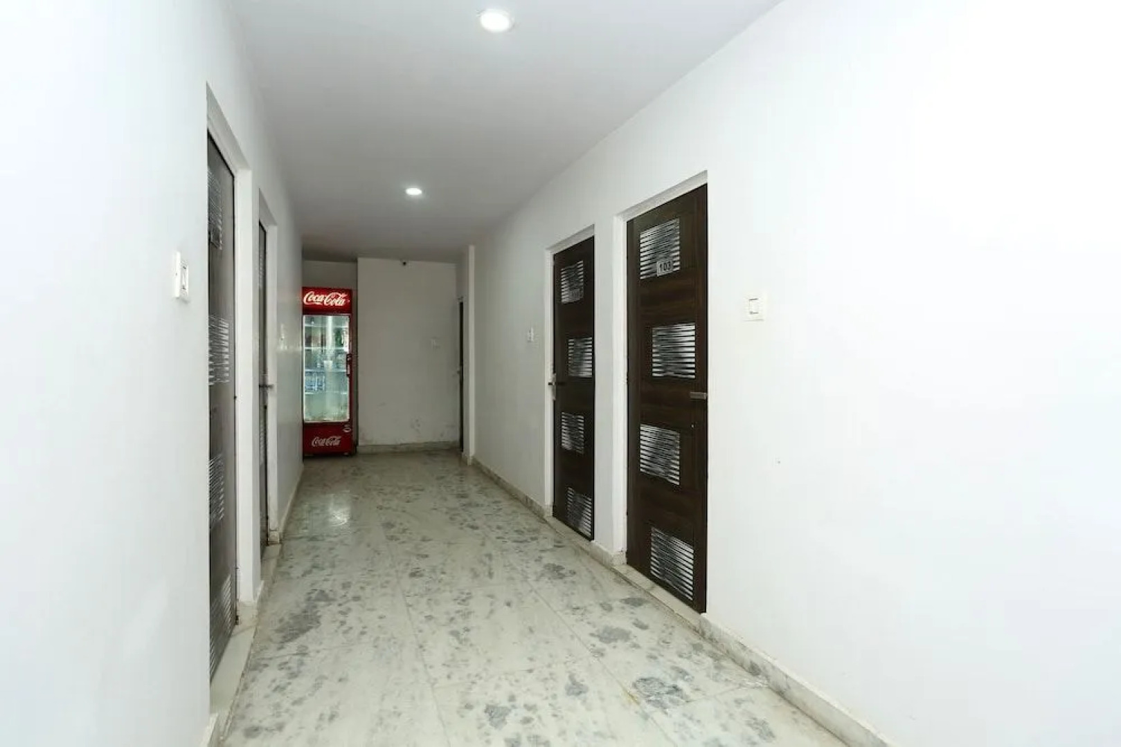 OYO 16904 Hotel Maharaja Palace