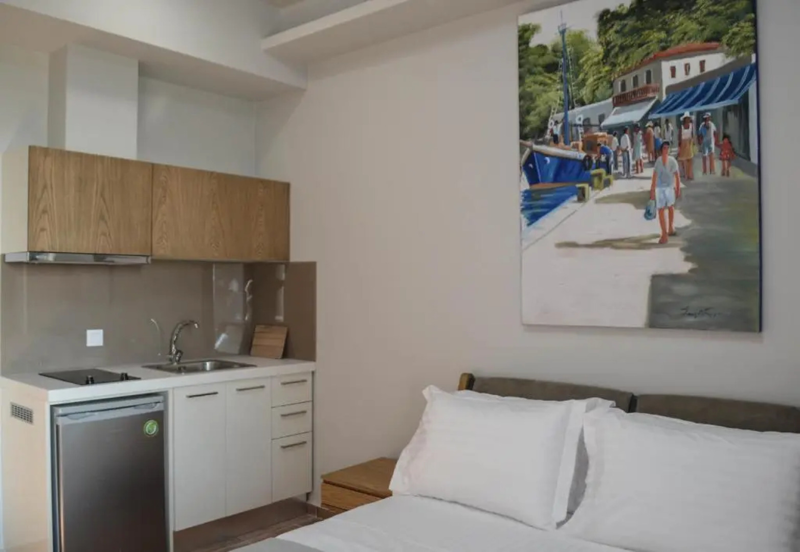 Sunshine Pool Apartment