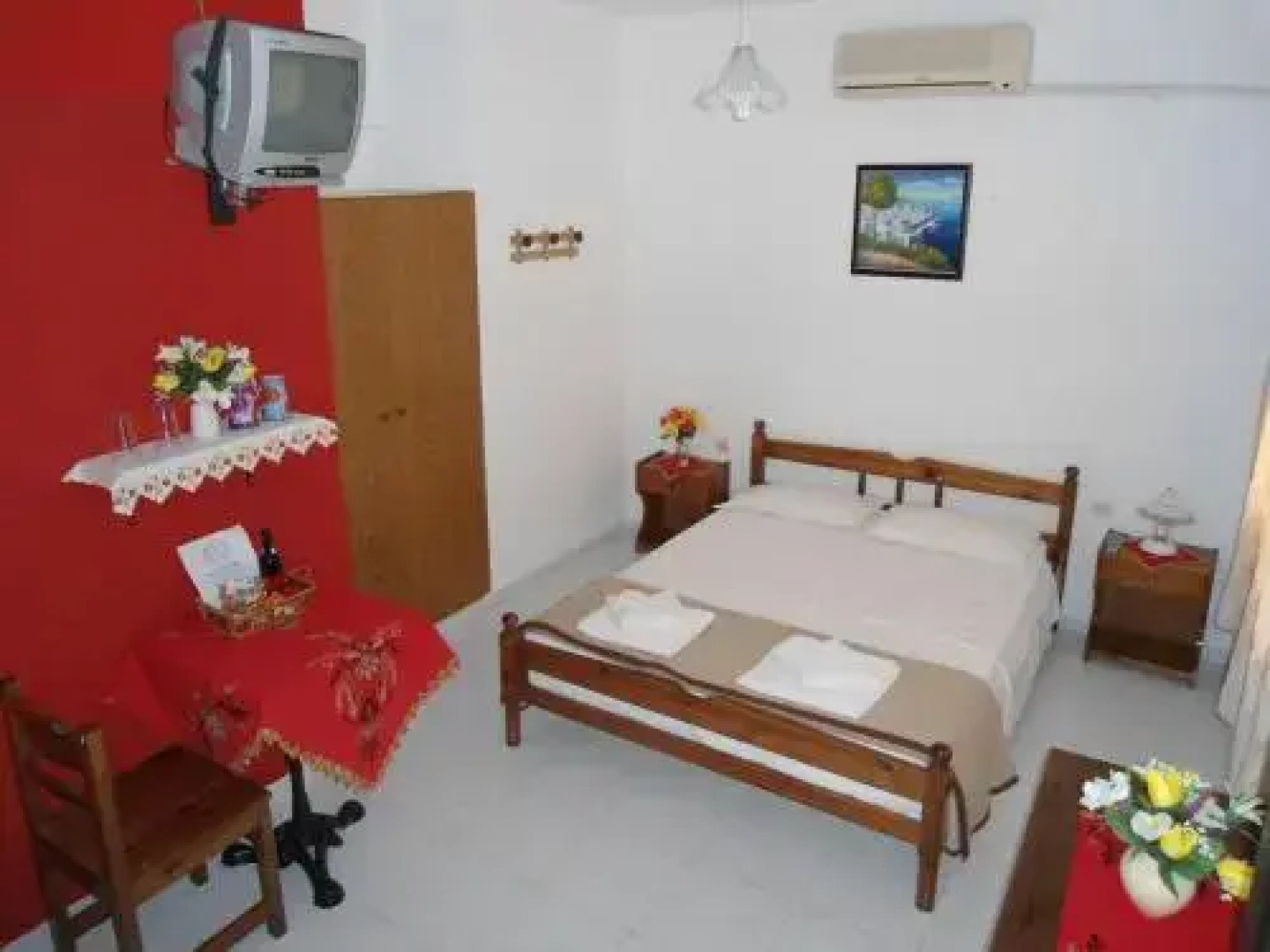 Evi Apartments And Studios