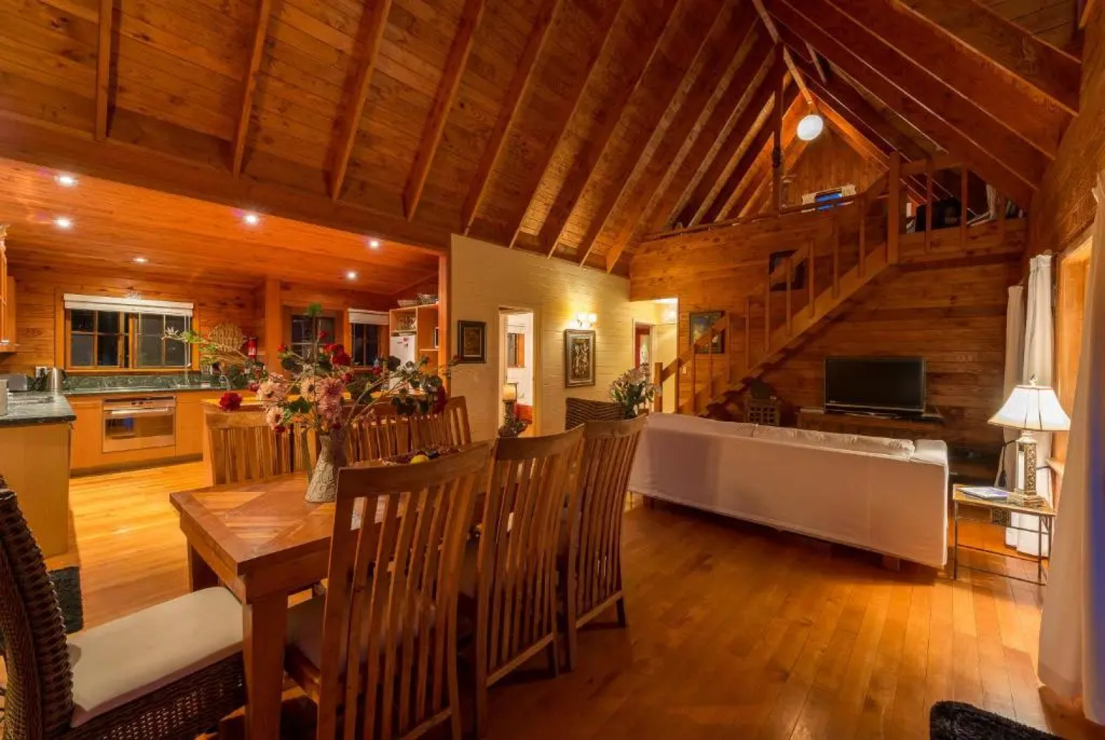 Veronica House - Russell Holiday Home