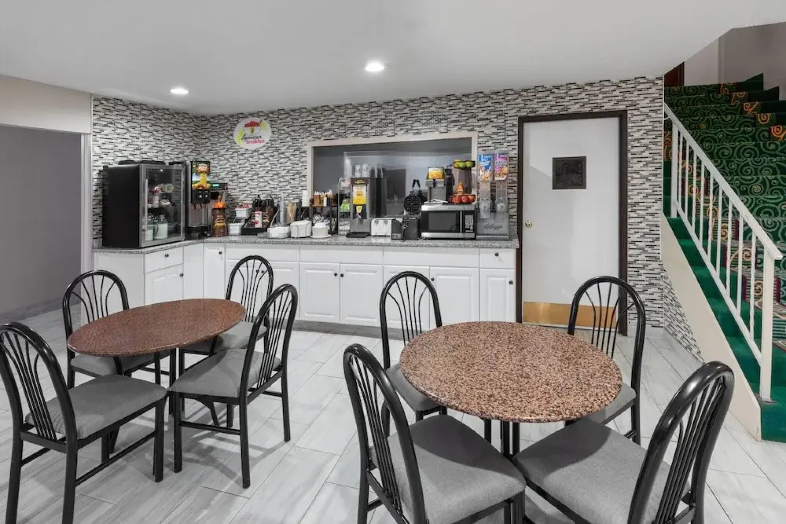 Super 8 by Wyndham Rock Port MO