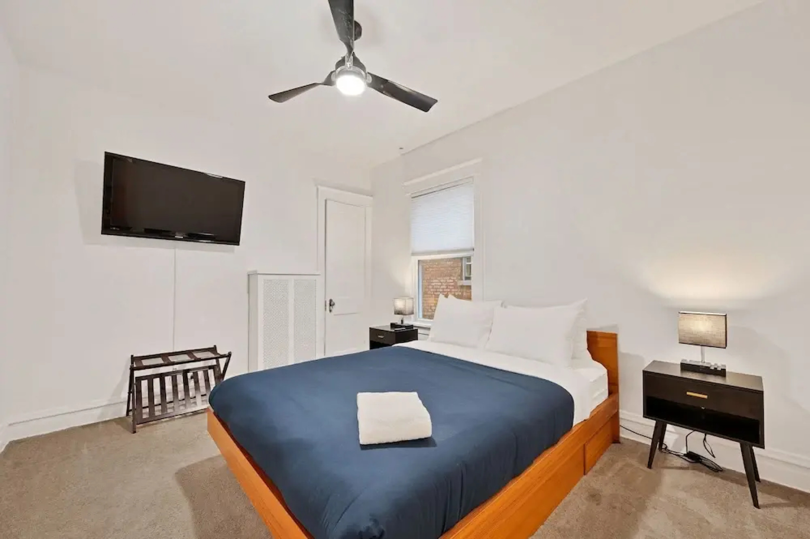 Charming Oak Park 4BD/3.5BA and 2 Private Parking by AllSet Turnover
