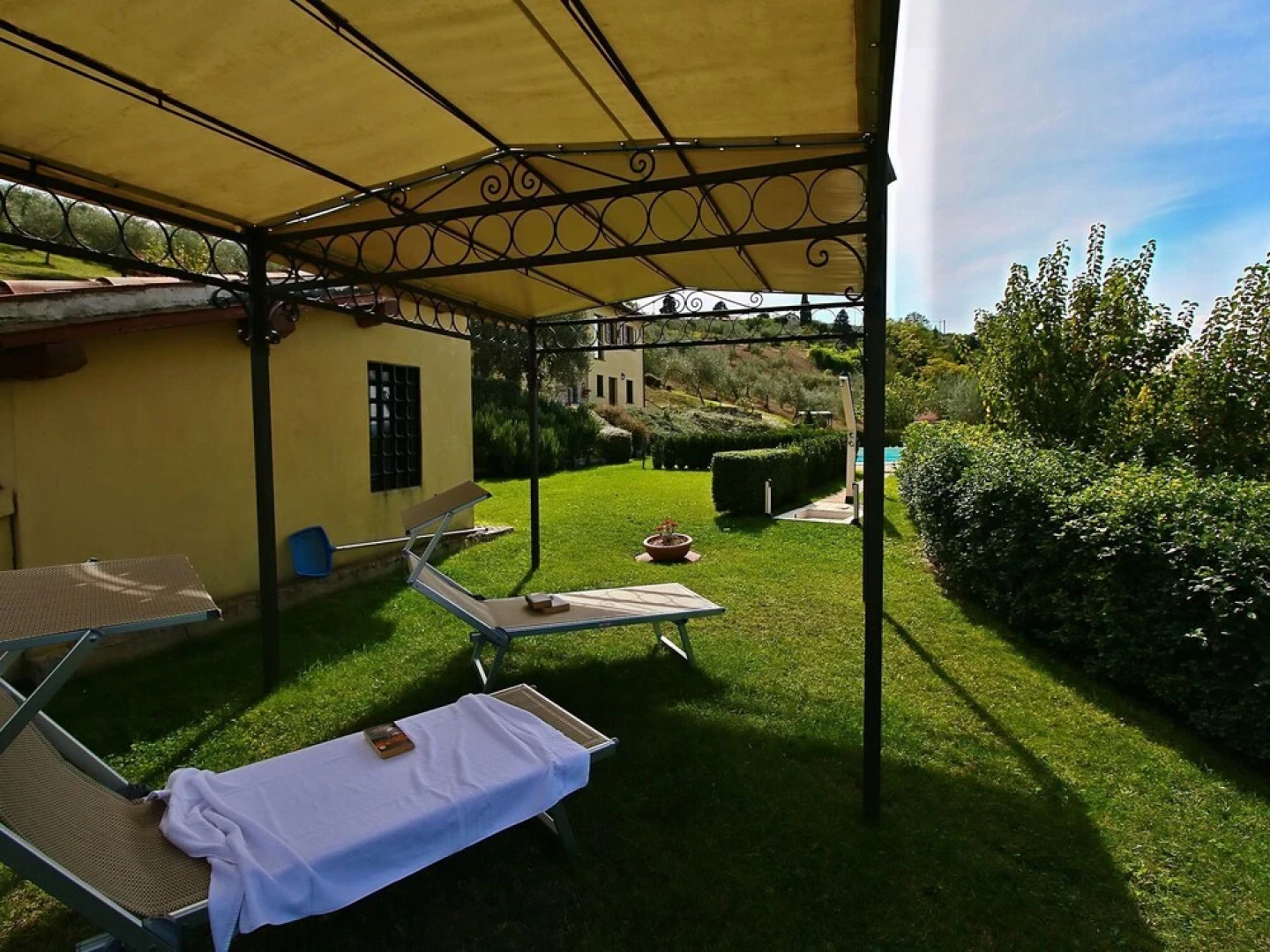 Spacious Farmhouse in Trevi With Swimming Pool