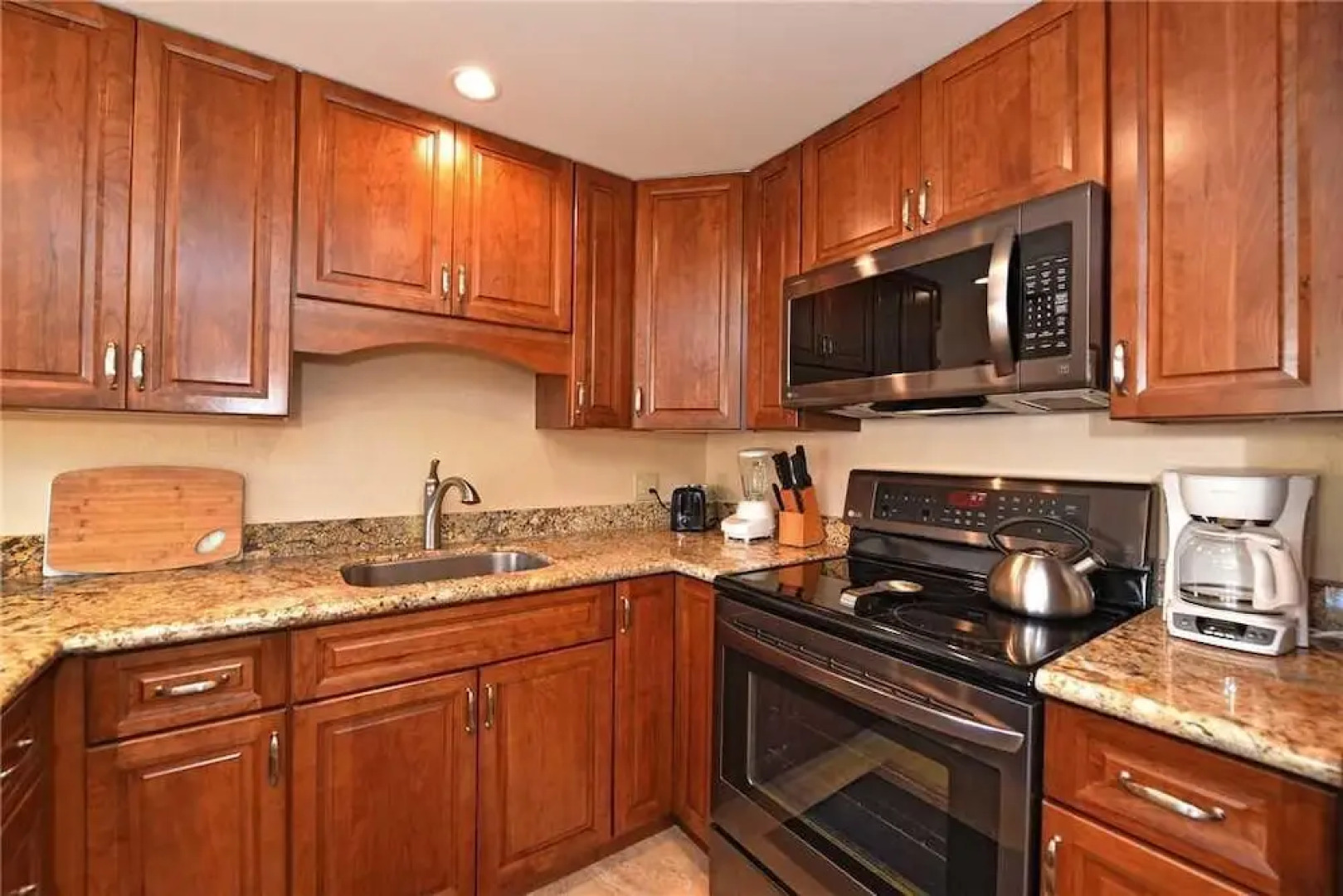 Kaanapali Shores 825 by RedAwning