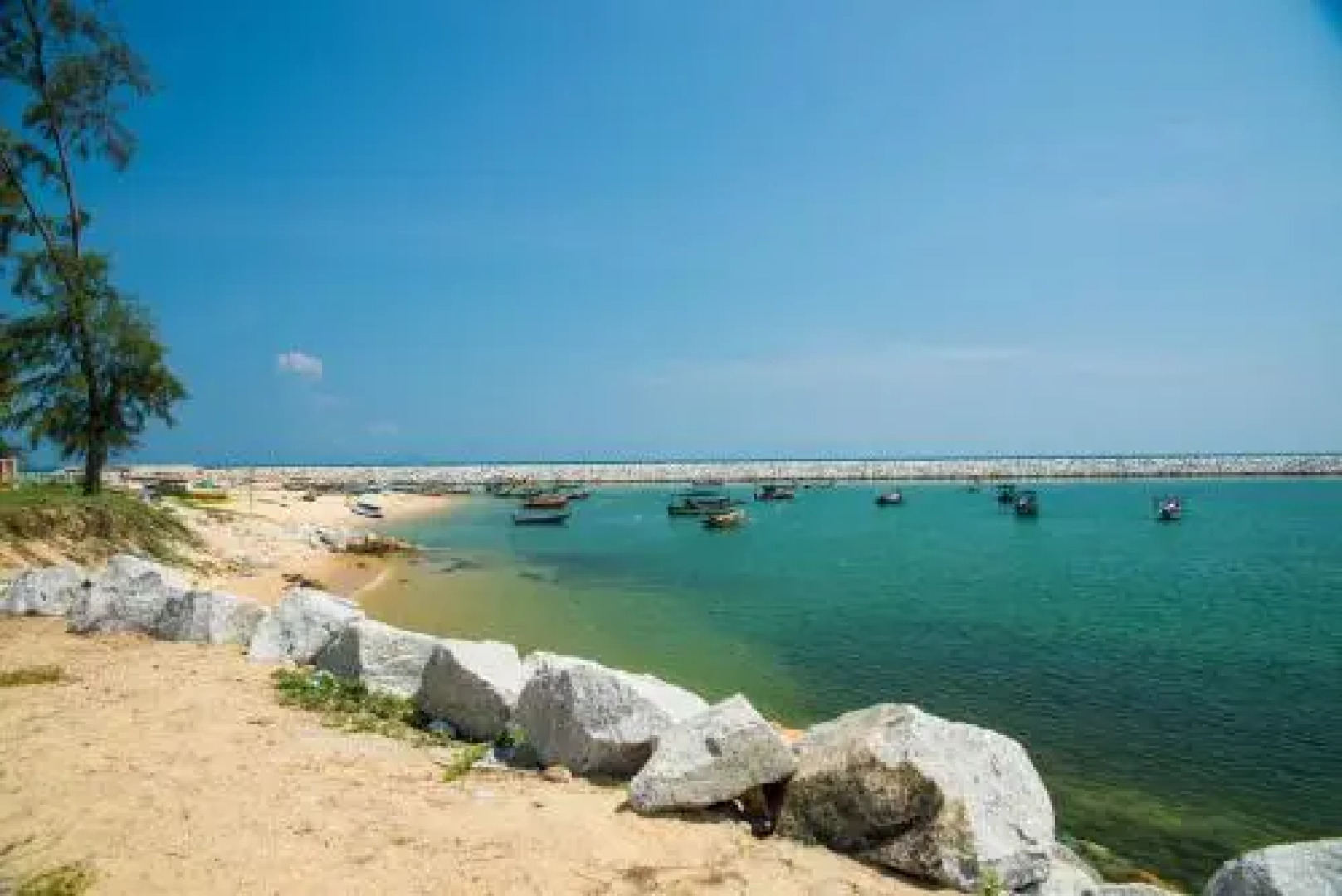 Beachland Guesthouse