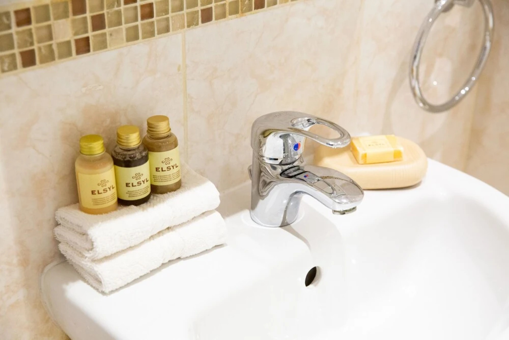 Velvet 1-bedroom Apartment With Balcony, Hoddesdon