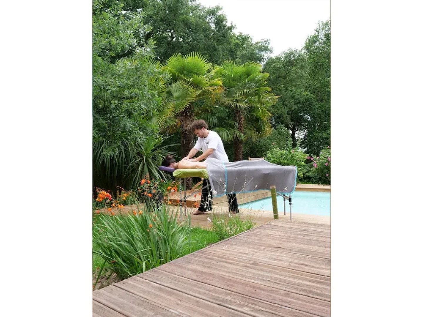 Coco Barn Wood Lodge