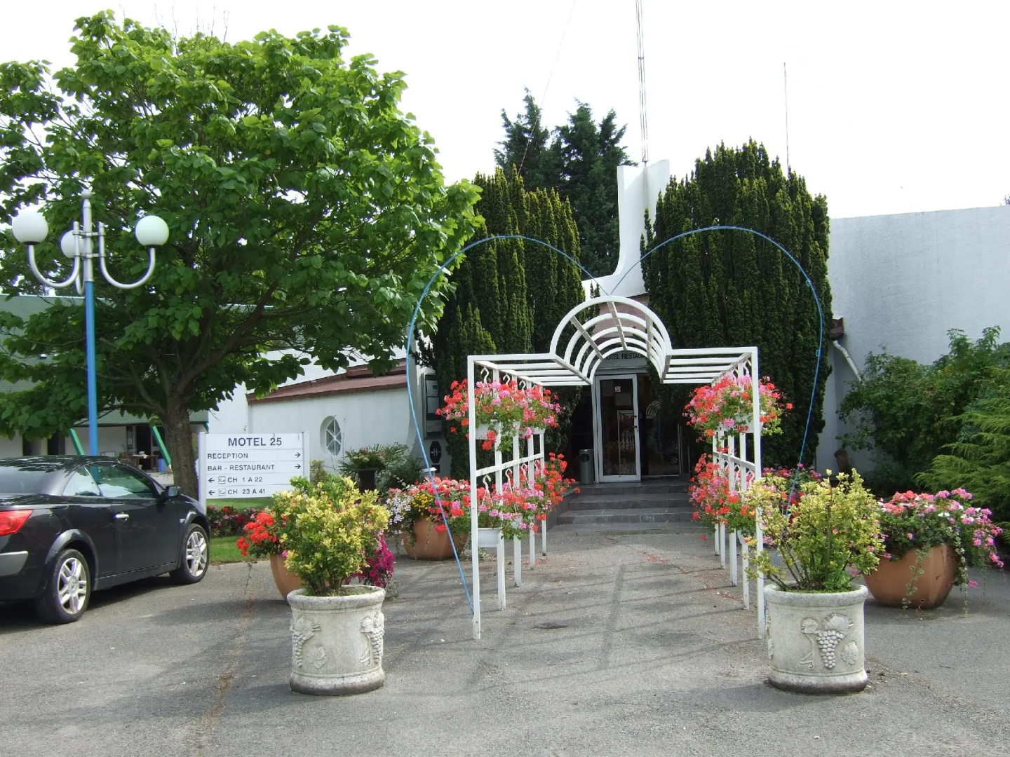Motel 25