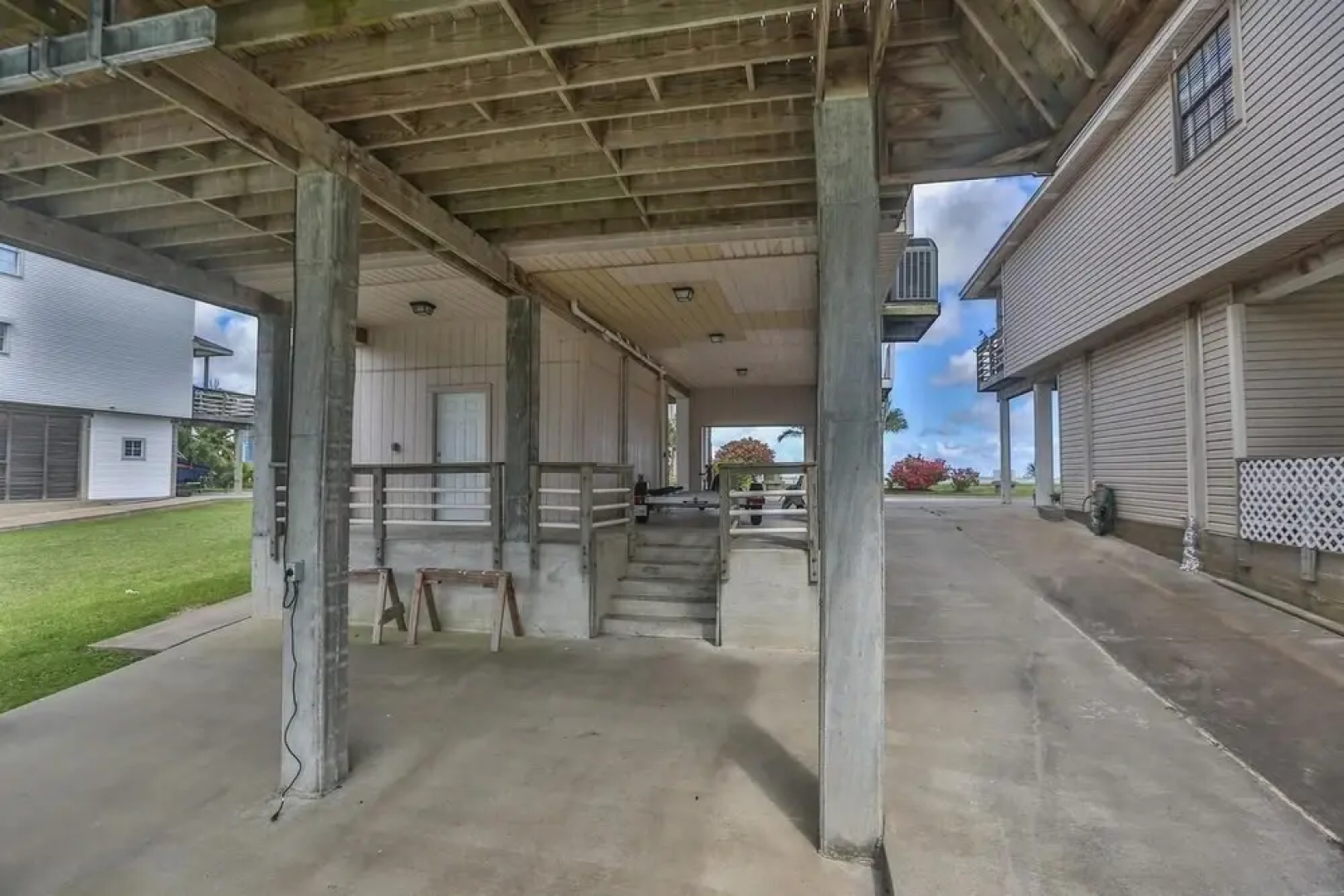Tropical Oasis In Beautiful Galveston-tiki Island 3 Bedroom Home by Redawning