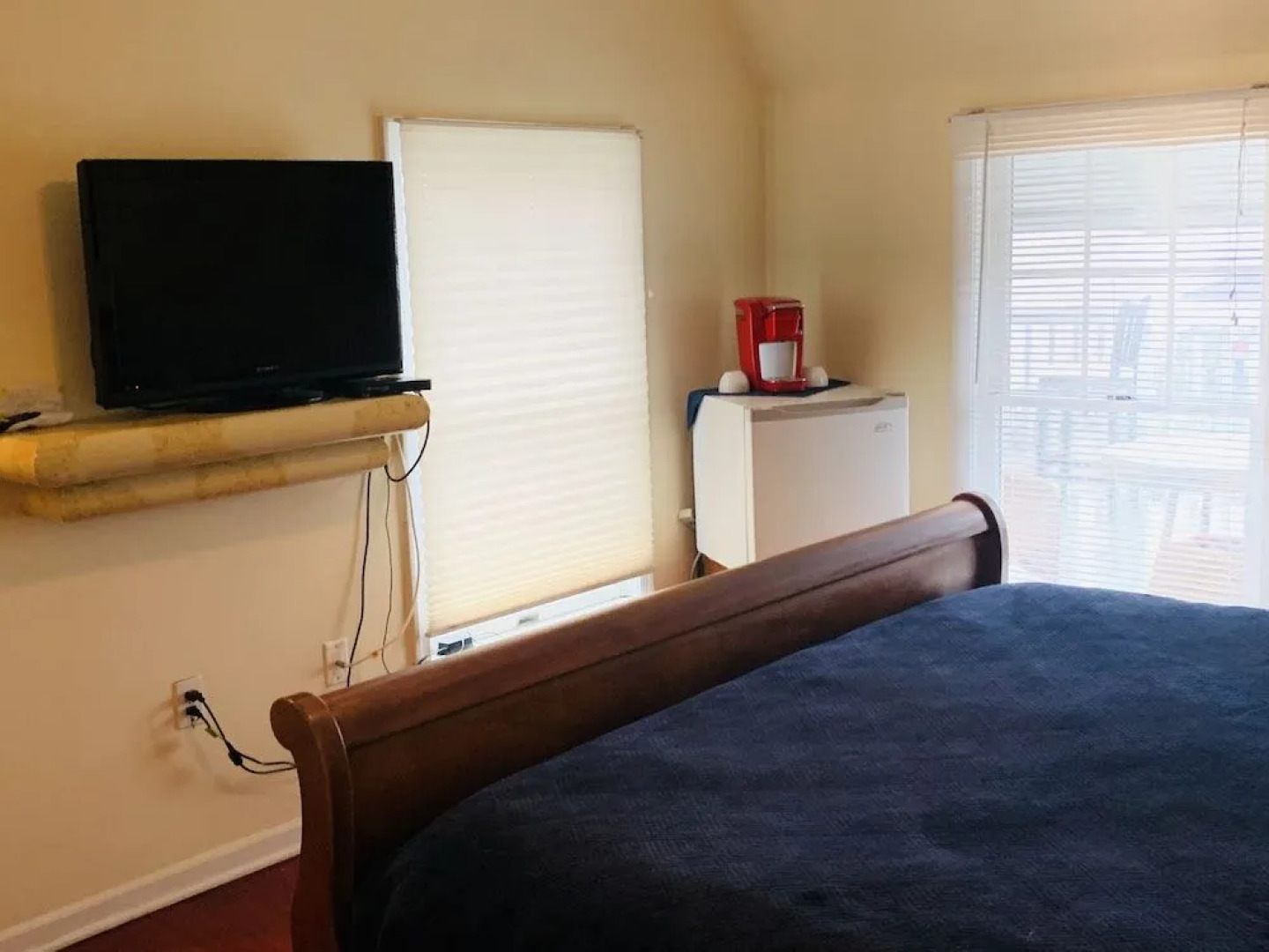 Tavern on the Bay Hotel & Marina