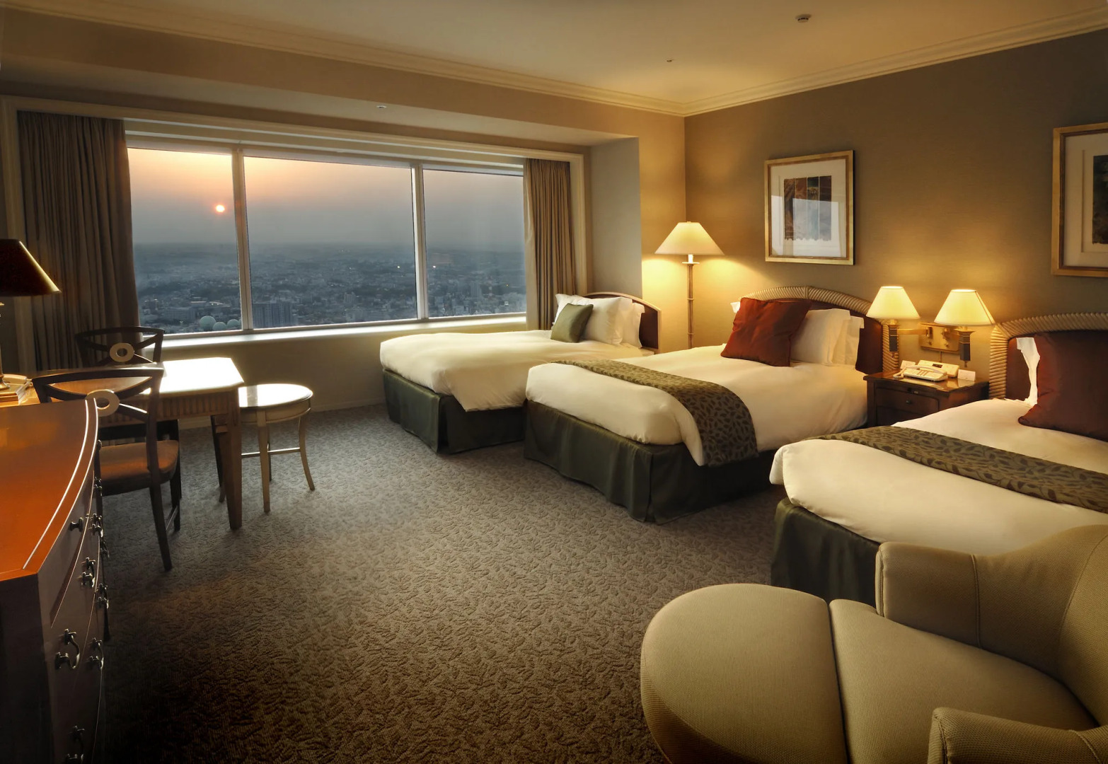 Отель Yokohama Royal Park