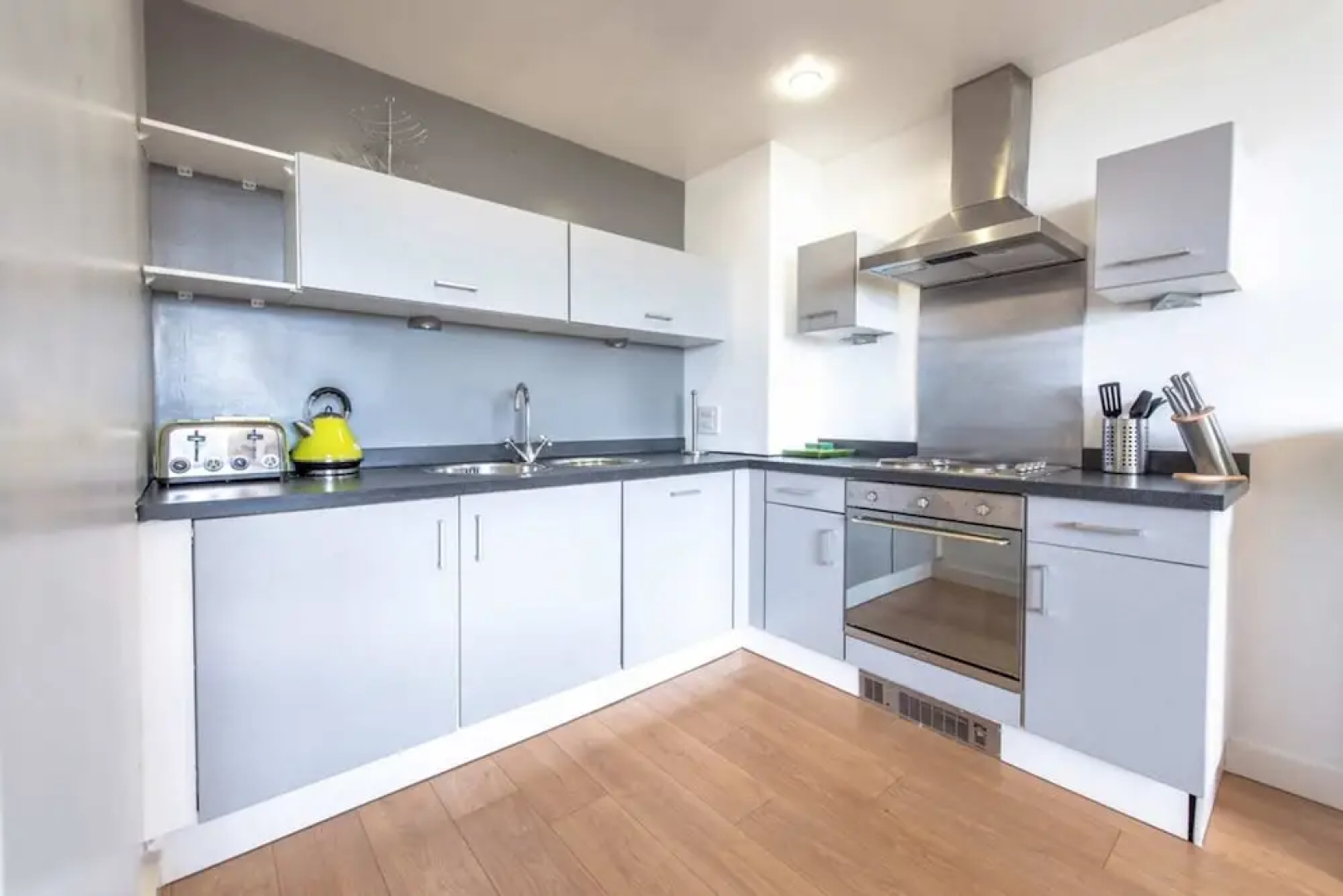 Modern & Central 1KB Apt, Salford Quays